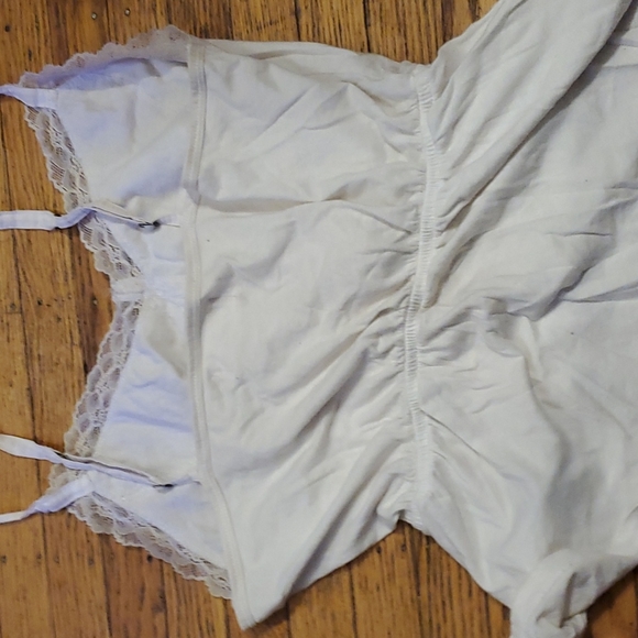 Hollister Tank - Picture 5 of 5